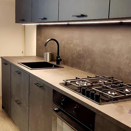 Historical Center Near The Duomo - E Luminoso Appartement