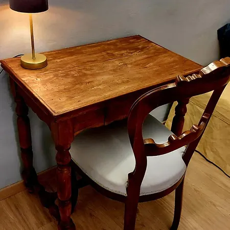 Historical Center Near The Duomo - E Luminoso شقة