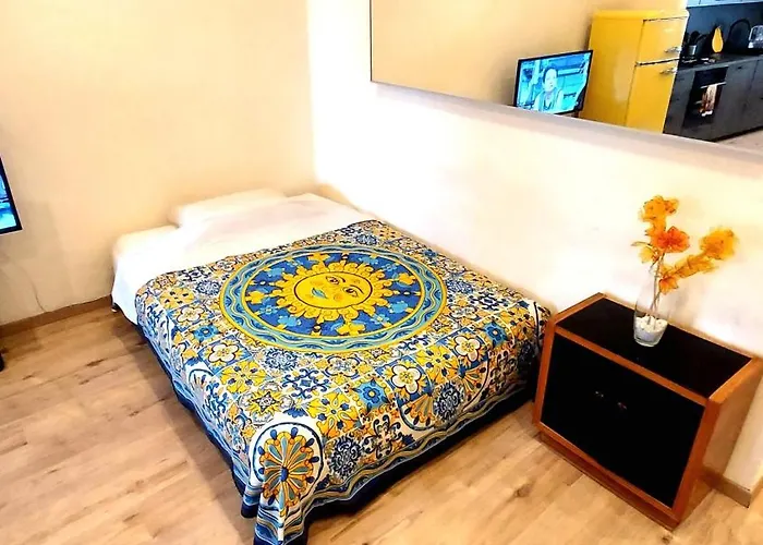 Апартаменты Historical Center Near The Duomo - E Luminoso